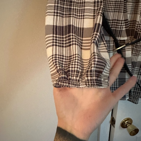 ASOS Women’s patterned mini dress w/ cinch belt 🖤 - Picture 5 of 8